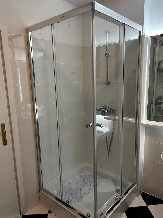 Apartman Gold Maris Apartment Карловац Екстериор снимка