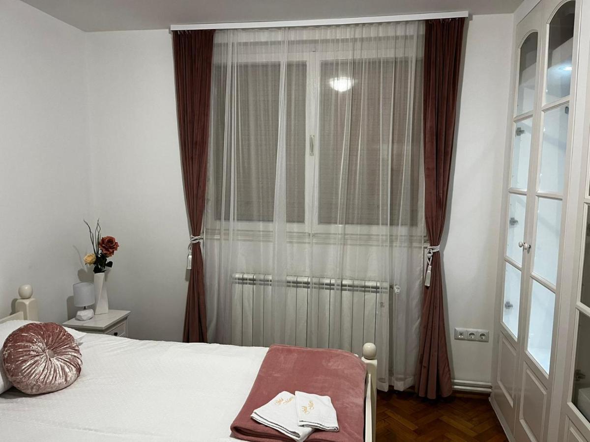 Apartman Gold Maris Apartment Карловац Екстериор снимка