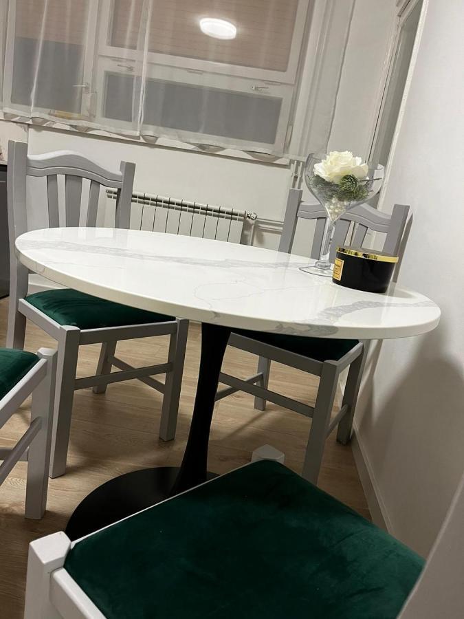 Apartman Gold Maris Apartment Карловац Екстериор снимка