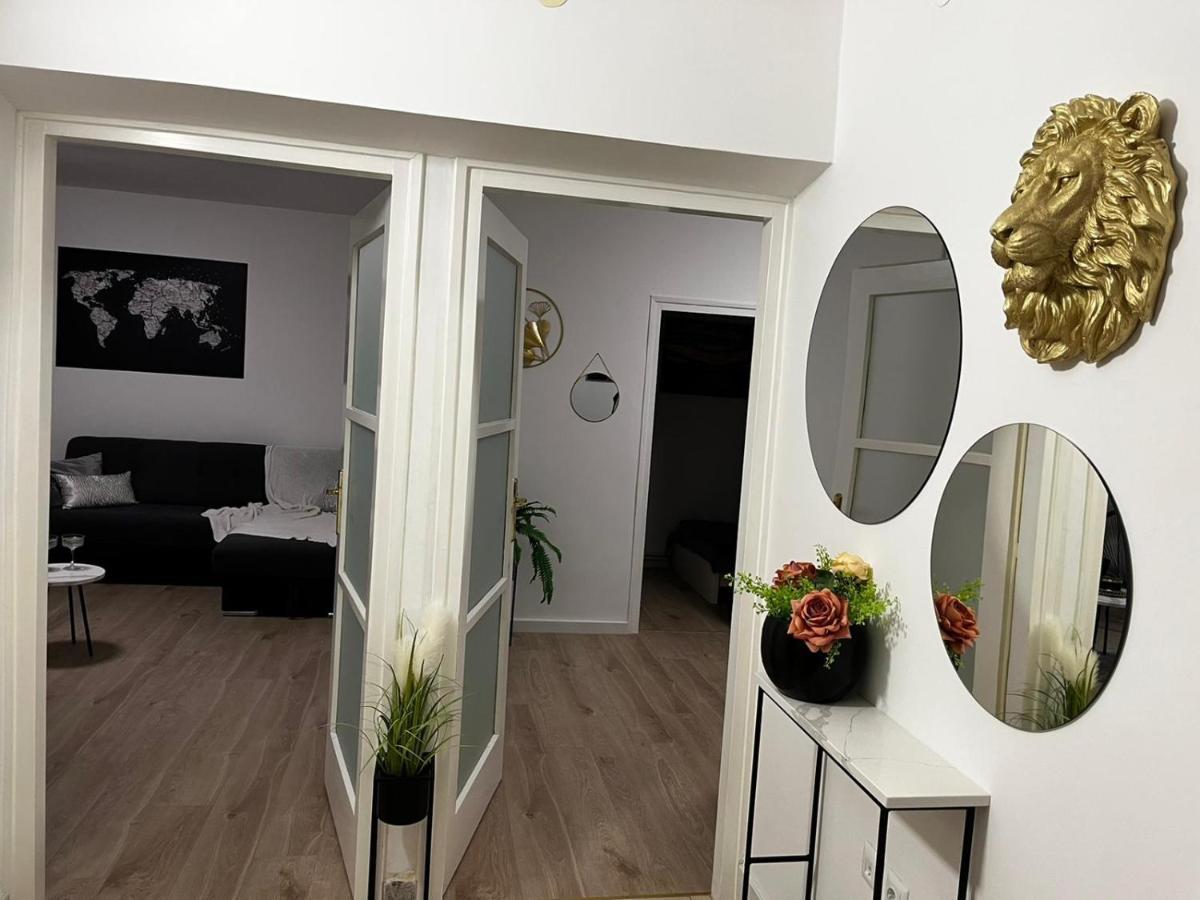 Apartman Gold Maris Apartment Карловац Екстериор снимка