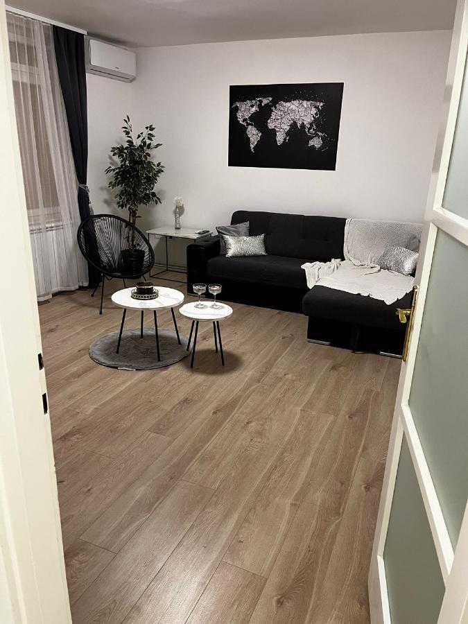 Apartman Gold Maris Apartment Карловац Екстериор снимка